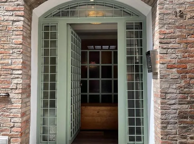 Estense 12 In Centro Citta *