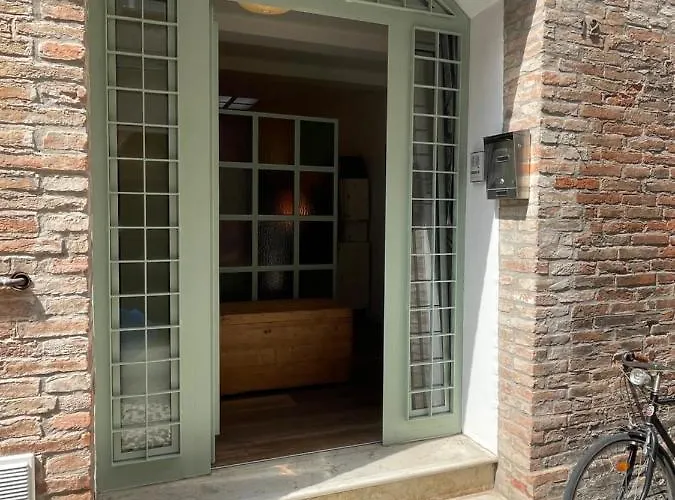 Estense 12 In Centro Citta * Феррара